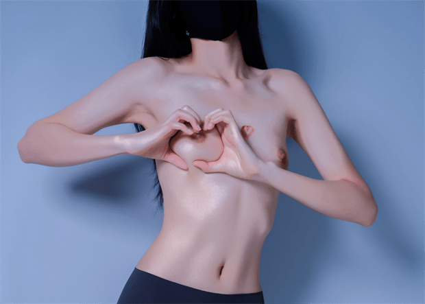 小桃-美腿黑丝