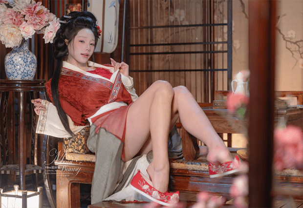 咬一口兔娘-金莲迎春